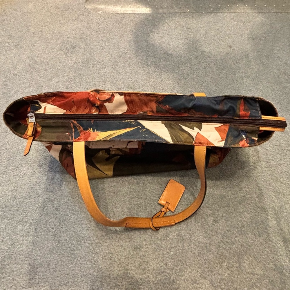 TUMI Voyager M Printed Nylon Tote Bag Abstract Multicolor Leather Trim + Pouch - Picture 7 of 16